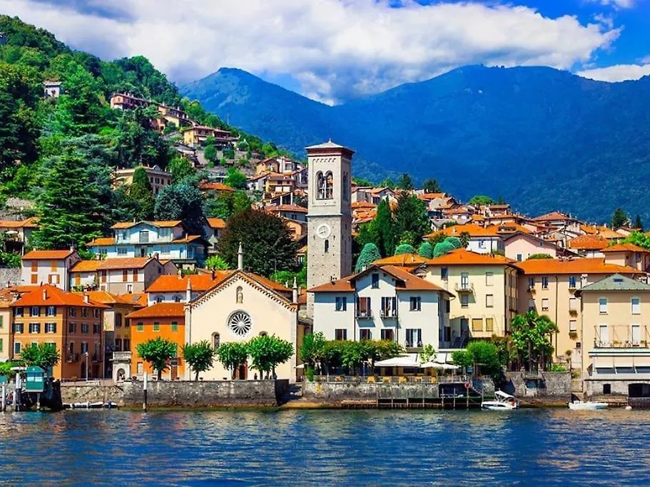 Apartment Un Balcone Sul Lago Torno Italy
