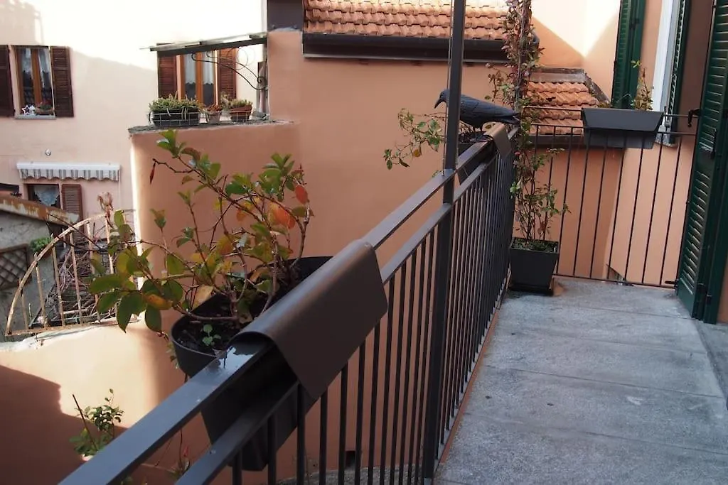 Un Balcone Sul Lago Torno 0*,  Itália