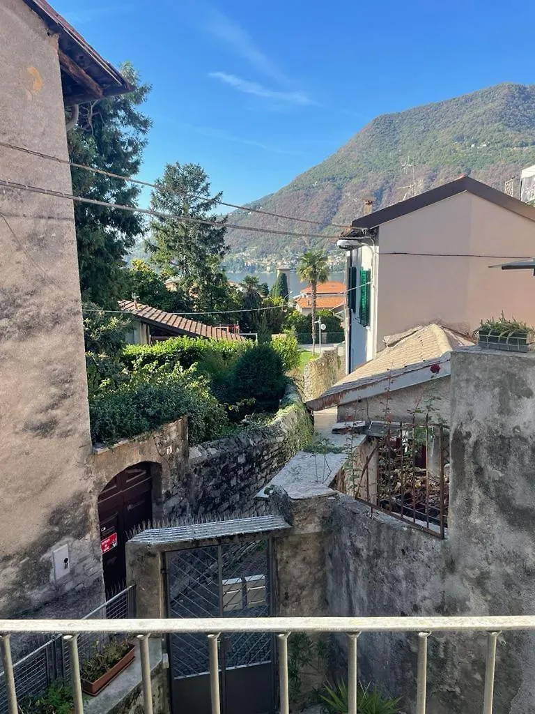 Un Balcone Sul Lago Torno 0*,